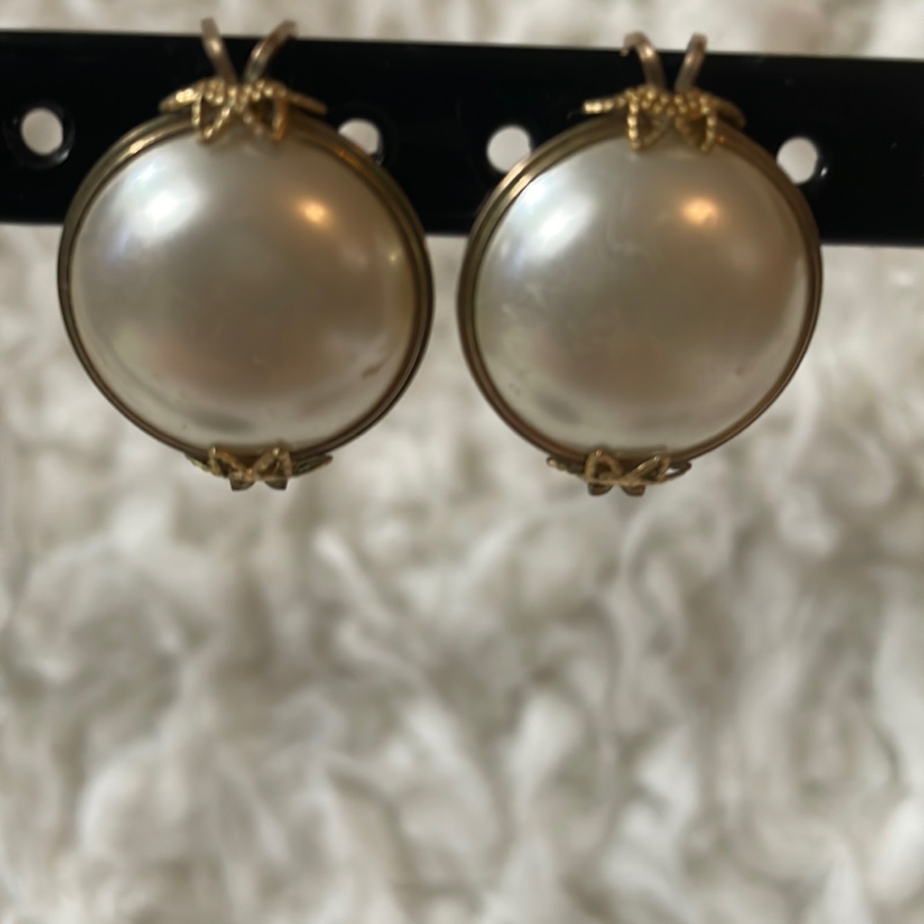 Very Unique Clip On Earrings From The 1970